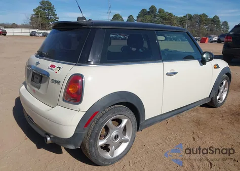 2007 Mini Cooper из США, поврежденный, VIN WMWMF33547TT52321